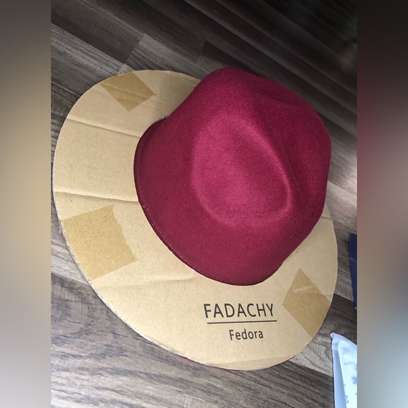 FADACHY Classic Fedora Hats for Men & Women’s Wide Brim Felt Hat Red W Feathers - Picture 7 of 10